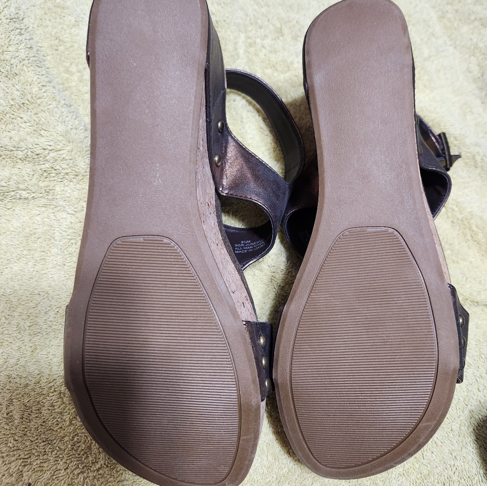 Women's Heeled Sandals - Picture 5 of 7